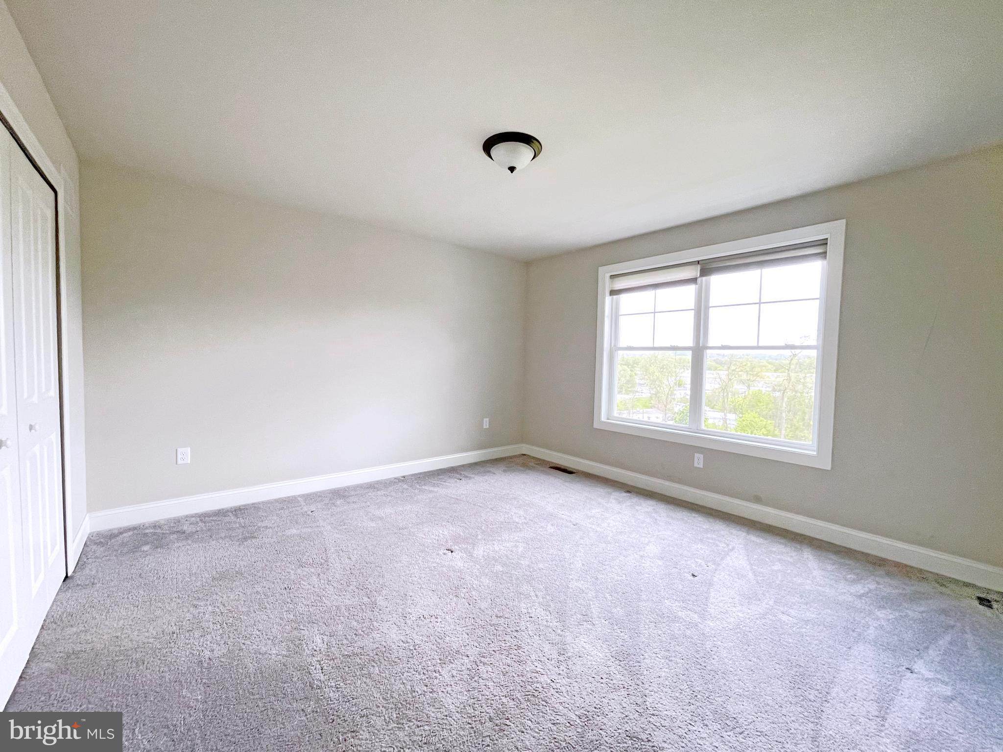 WOODLAND HILLS - Residential