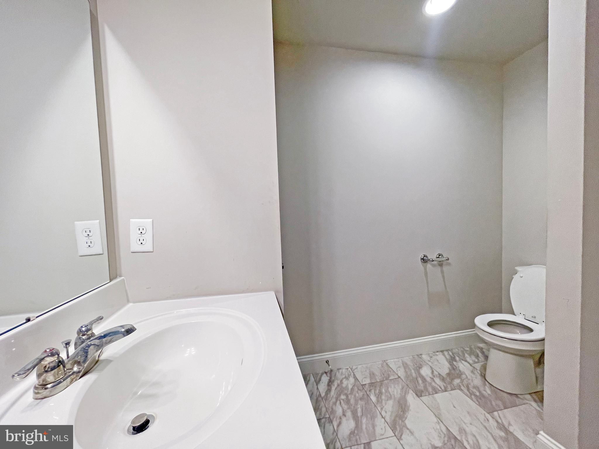 WOODLAND HILLS - Residential