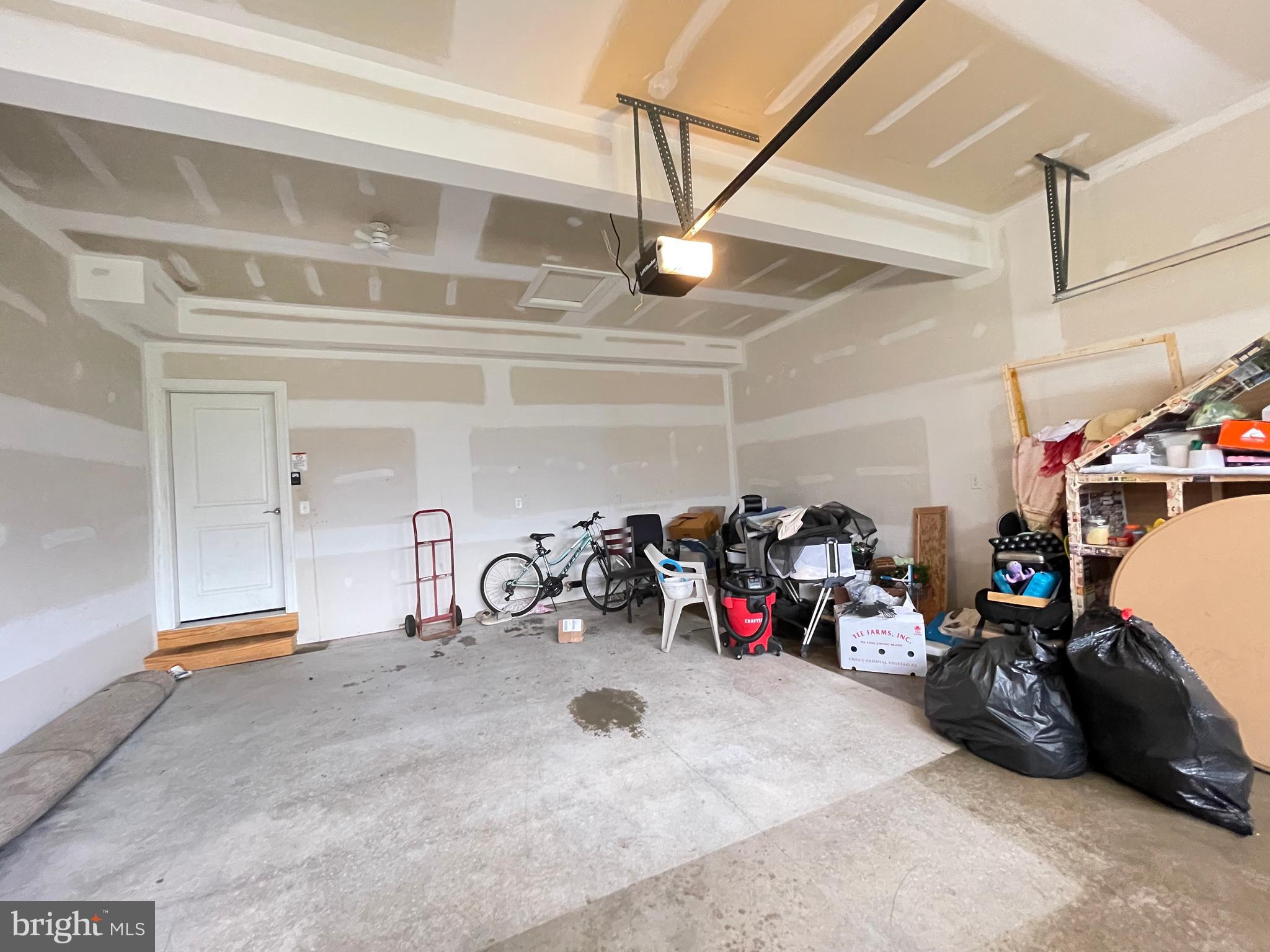 WOODLAND HILLS - Residential