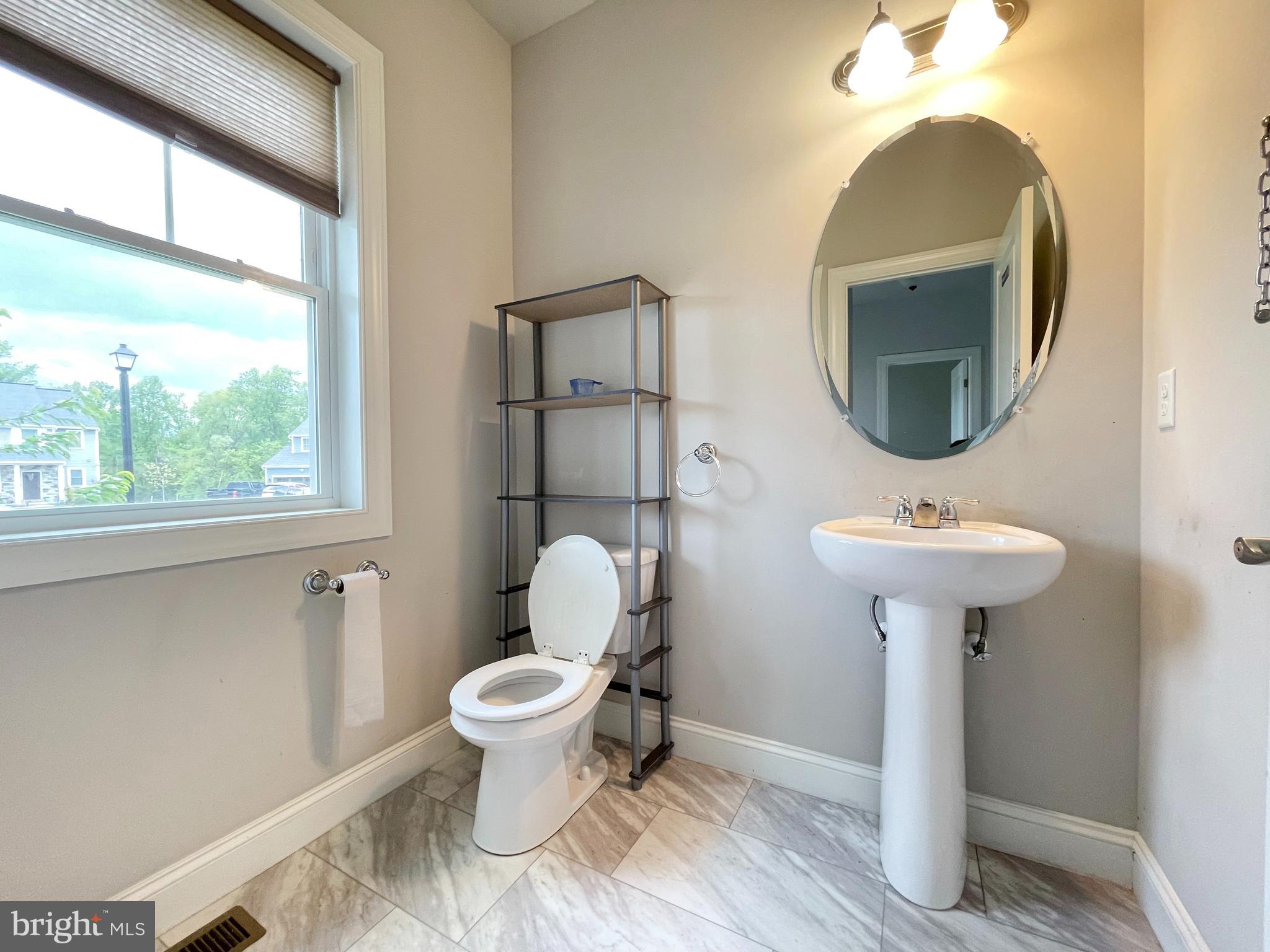 WOODLAND HILLS - Residential