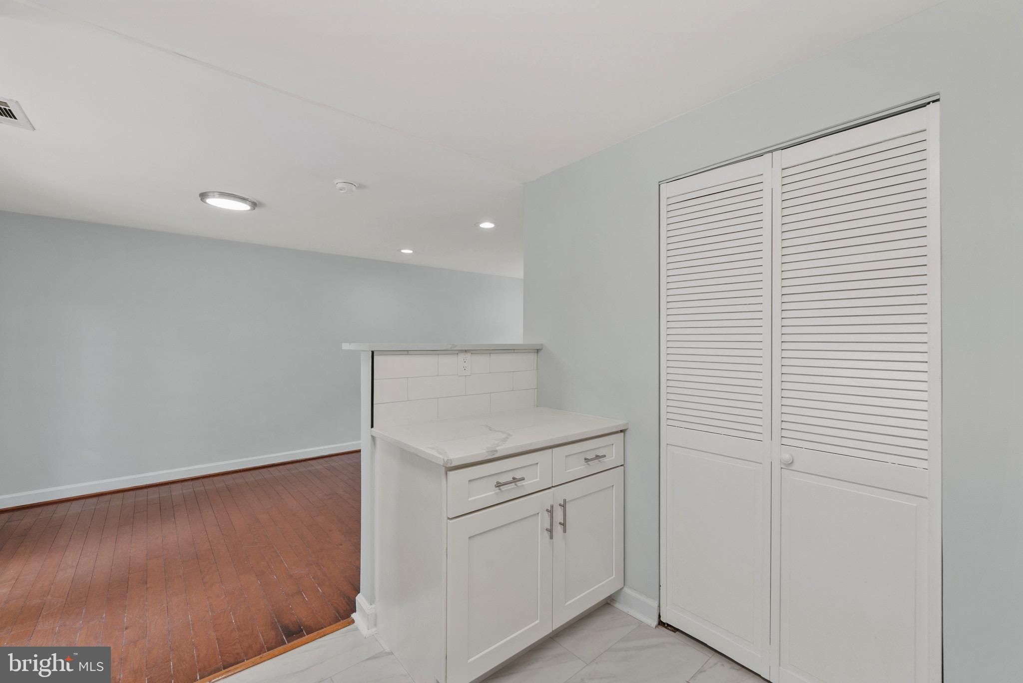 LONDON WOODS - Residential