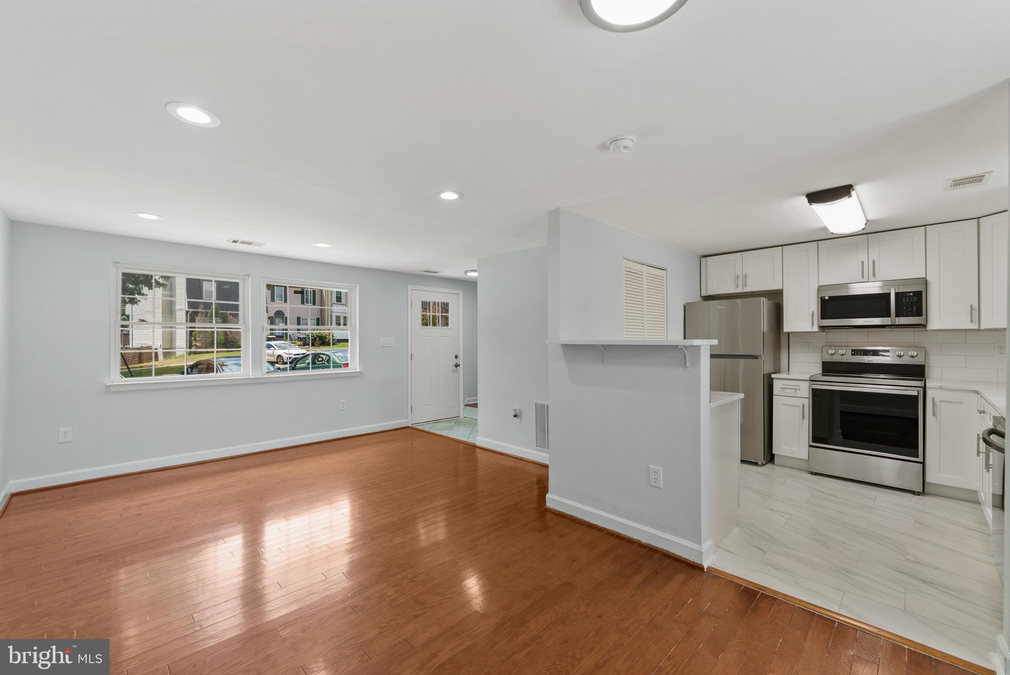 LONDON WOODS - Residential