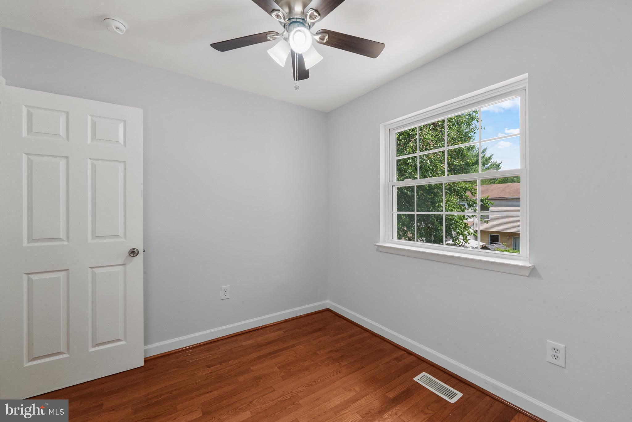 LONDON WOODS - Residential