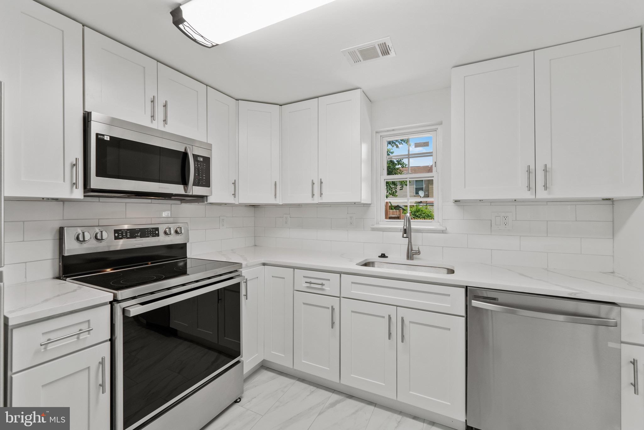 LONDON WOODS - Residential