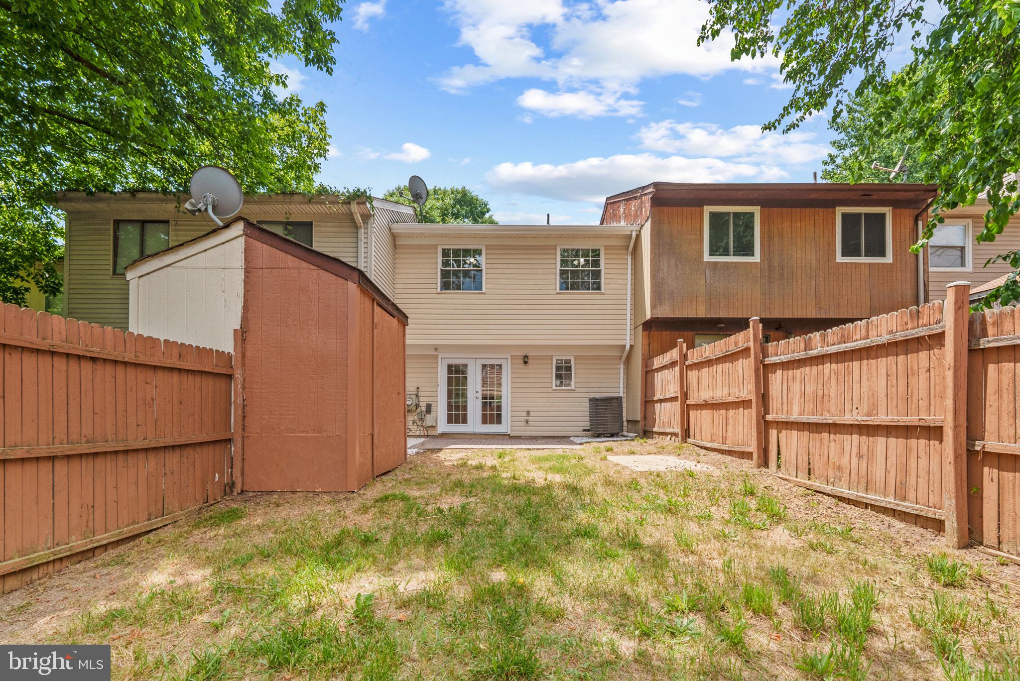 LONDON WOODS - Residential