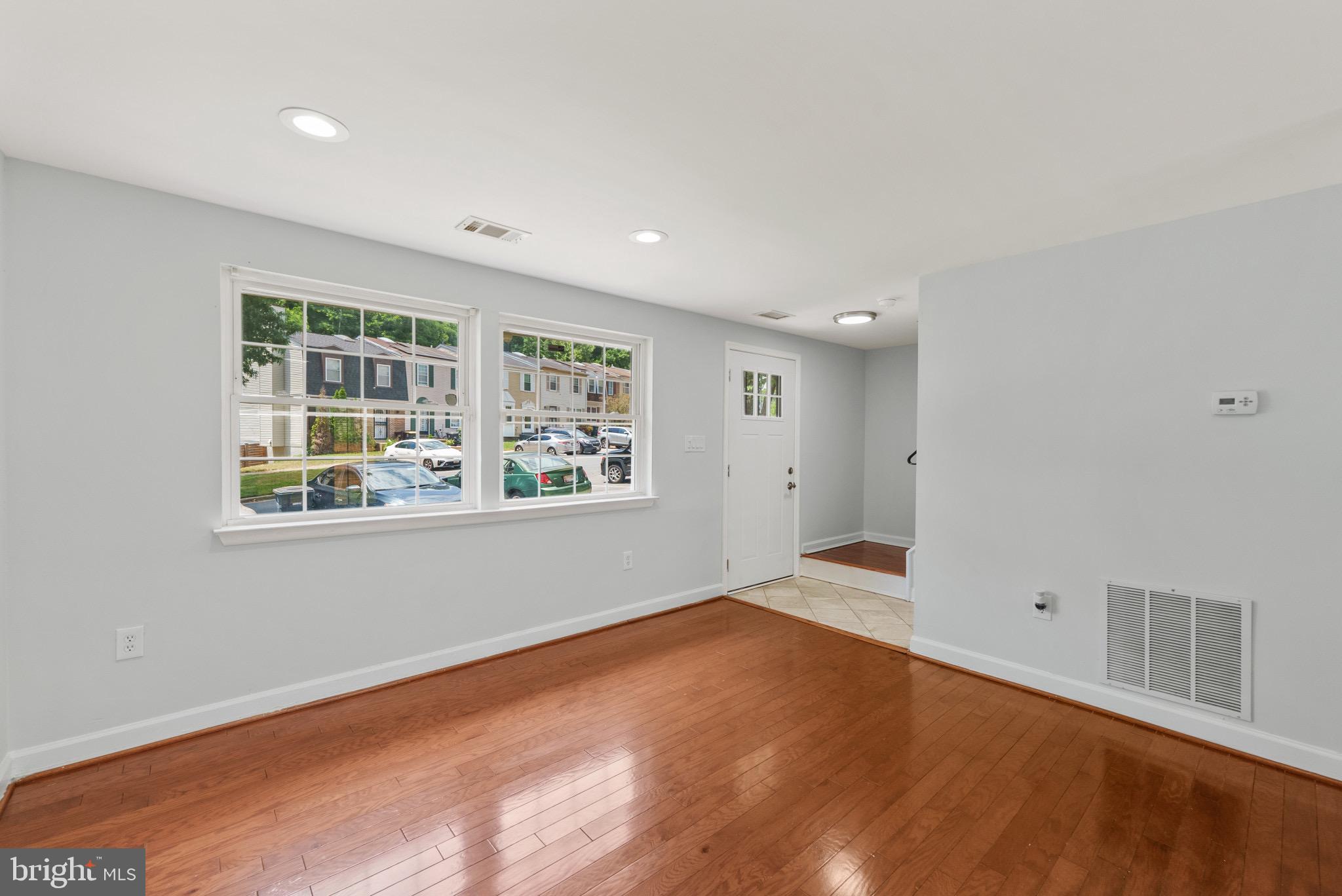 LONDON WOODS - Residential