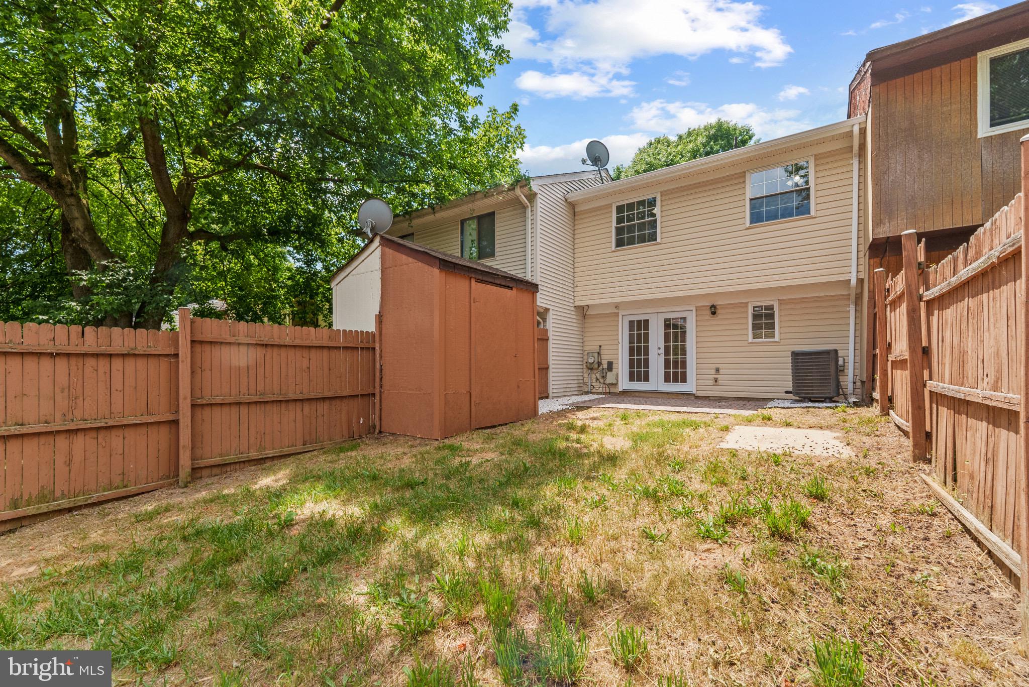 LONDON WOODS - Residential