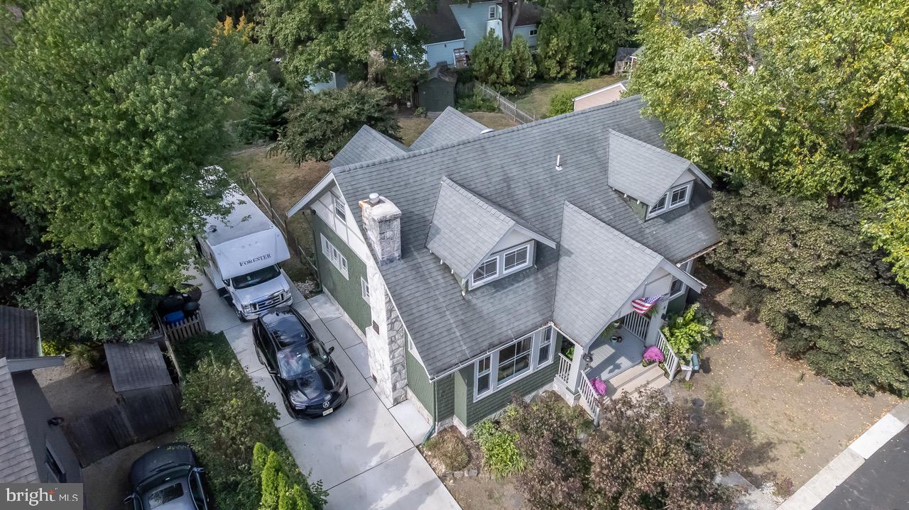 6 ALLEN LANE