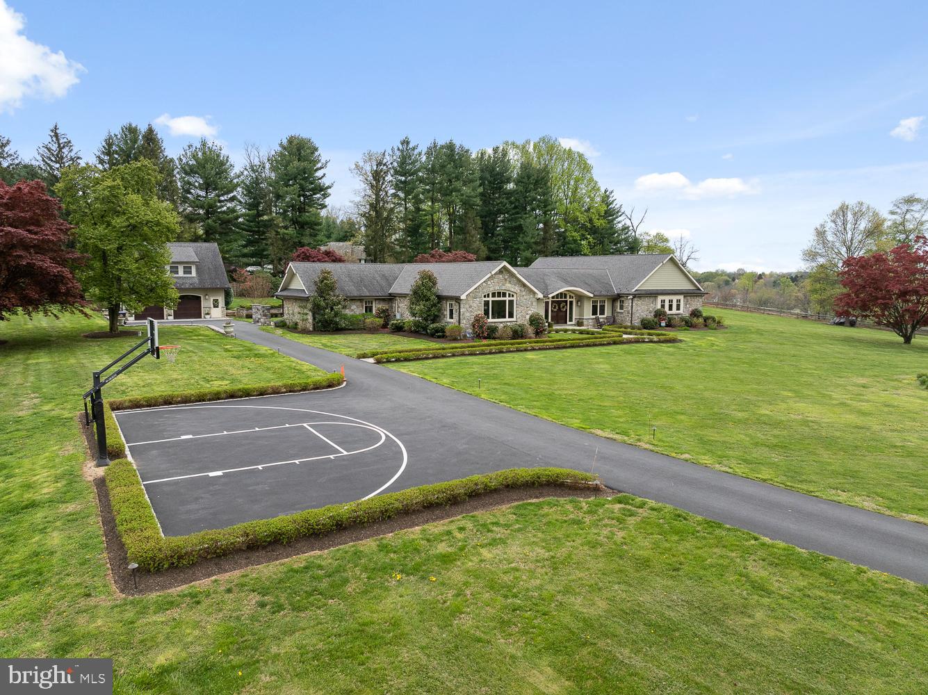 RADNOR HUNT - Residential