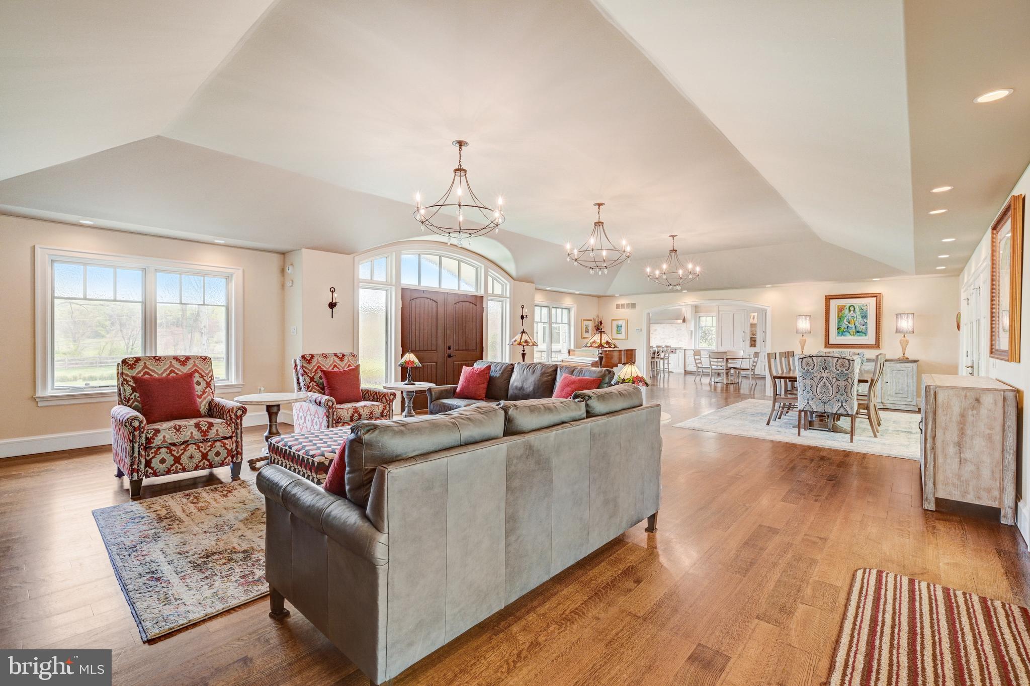 RADNOR HUNT - Residential