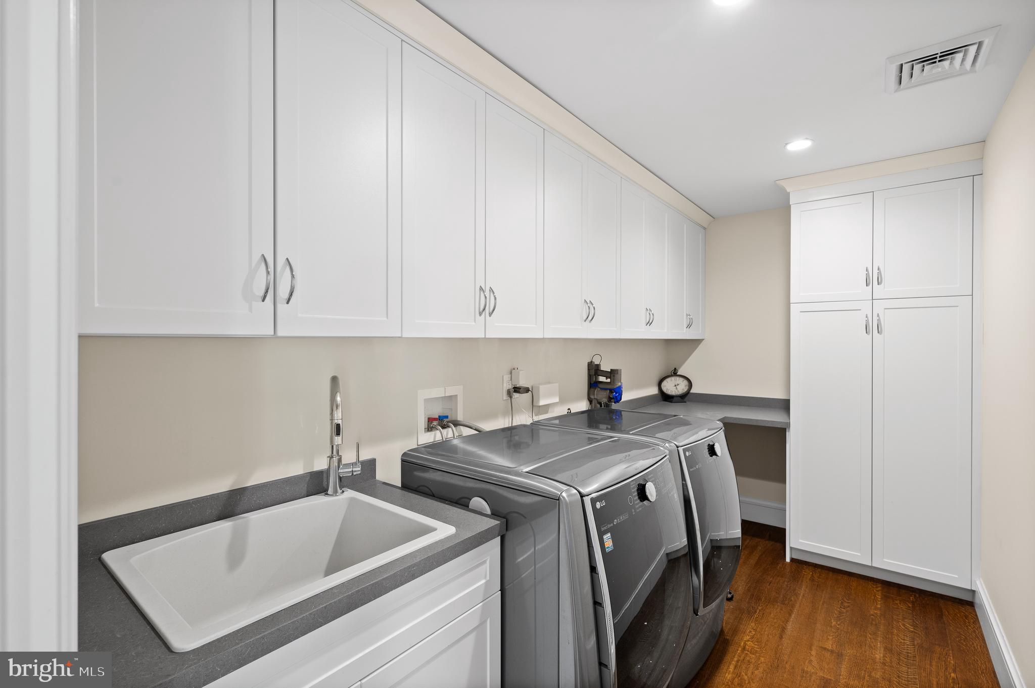 RADNOR HUNT - Residential