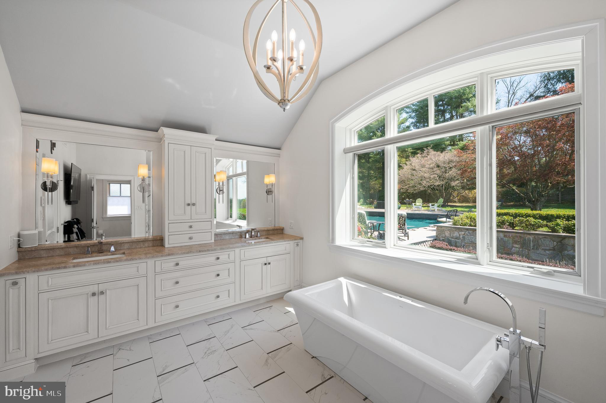 RADNOR HUNT - Residential