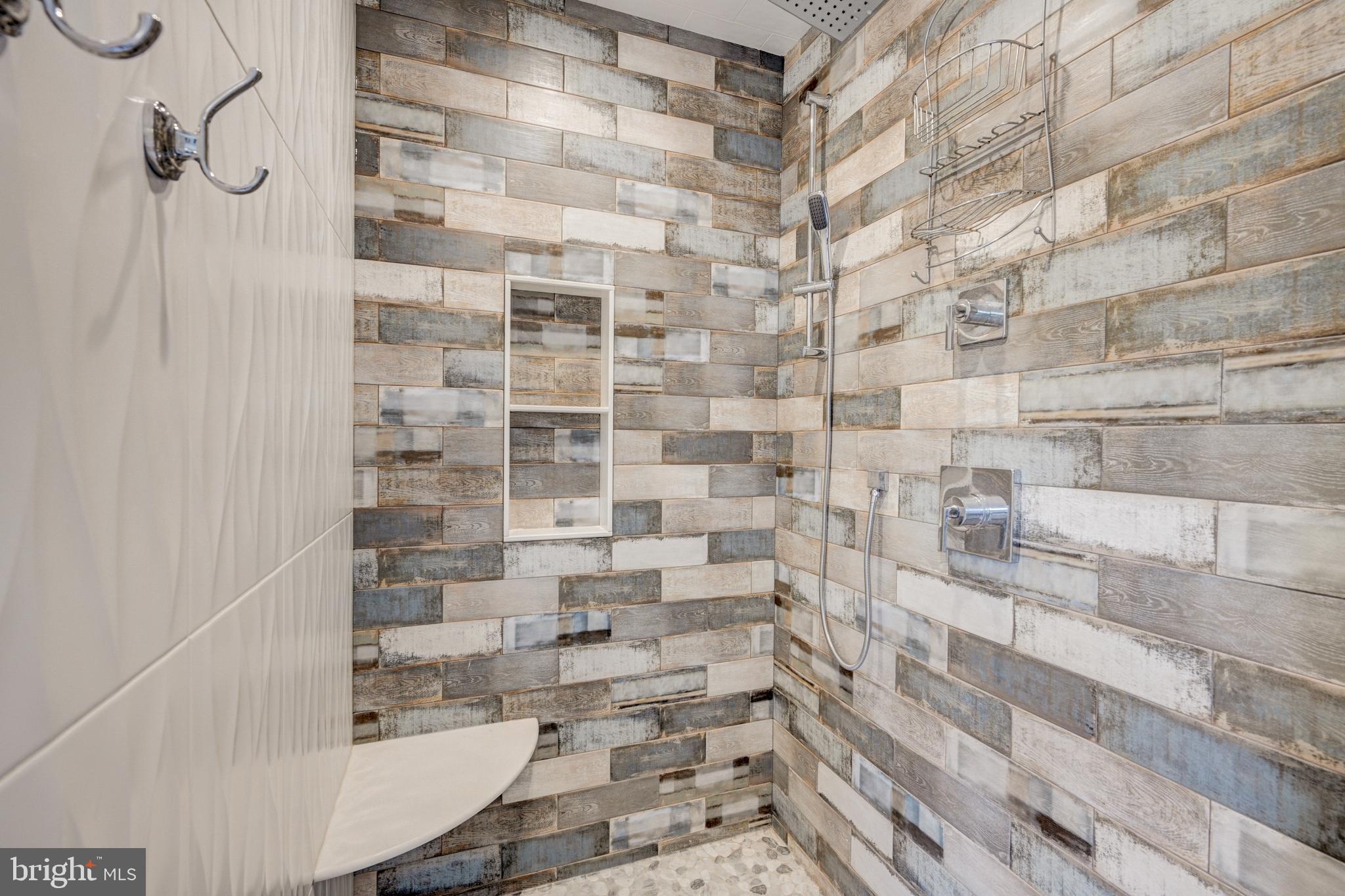 RADNOR HUNT - Residential