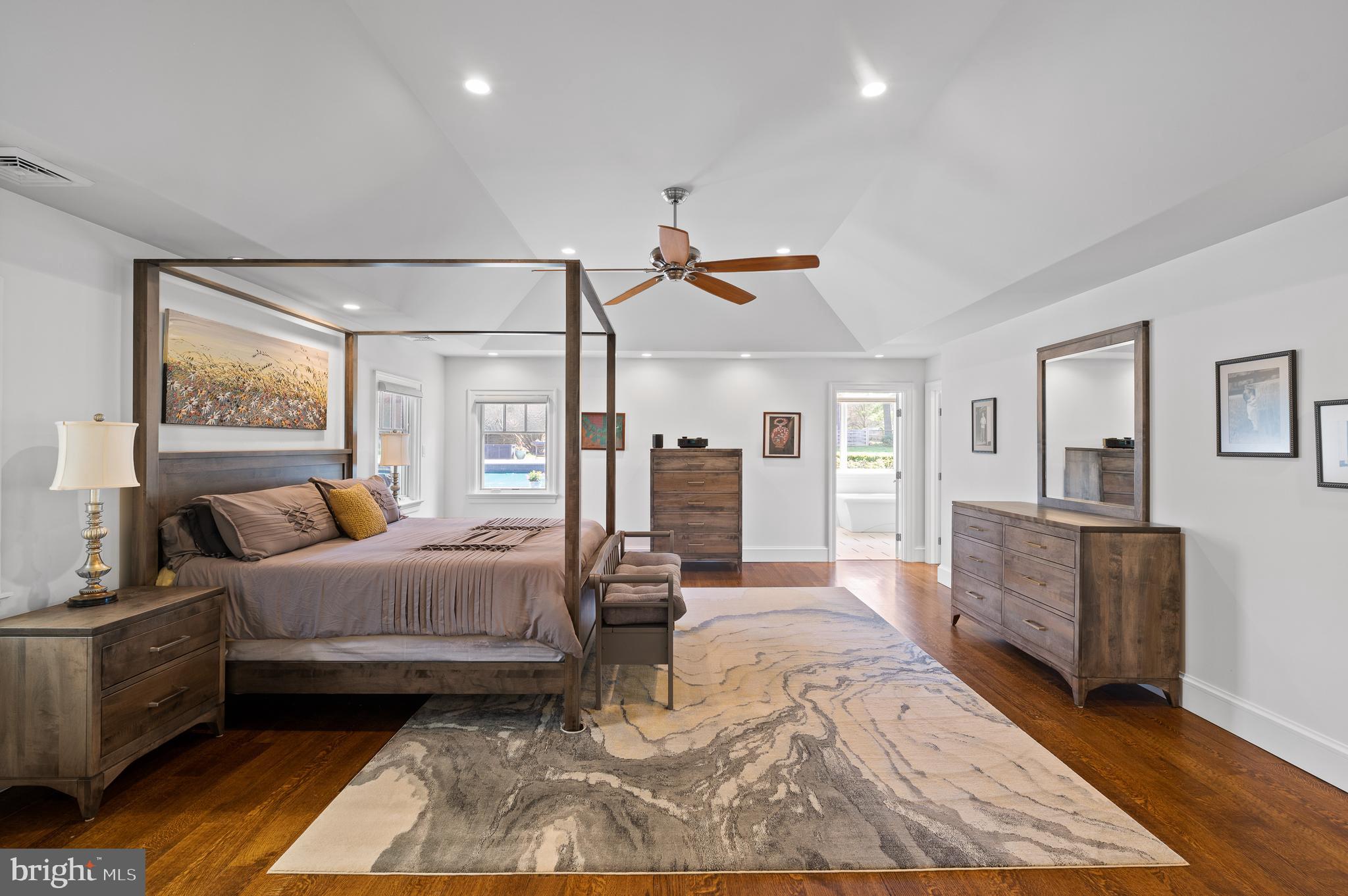 RADNOR HUNT - Residential