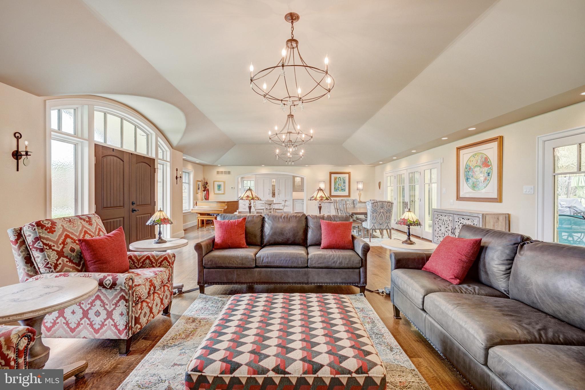 RADNOR HUNT - Residential