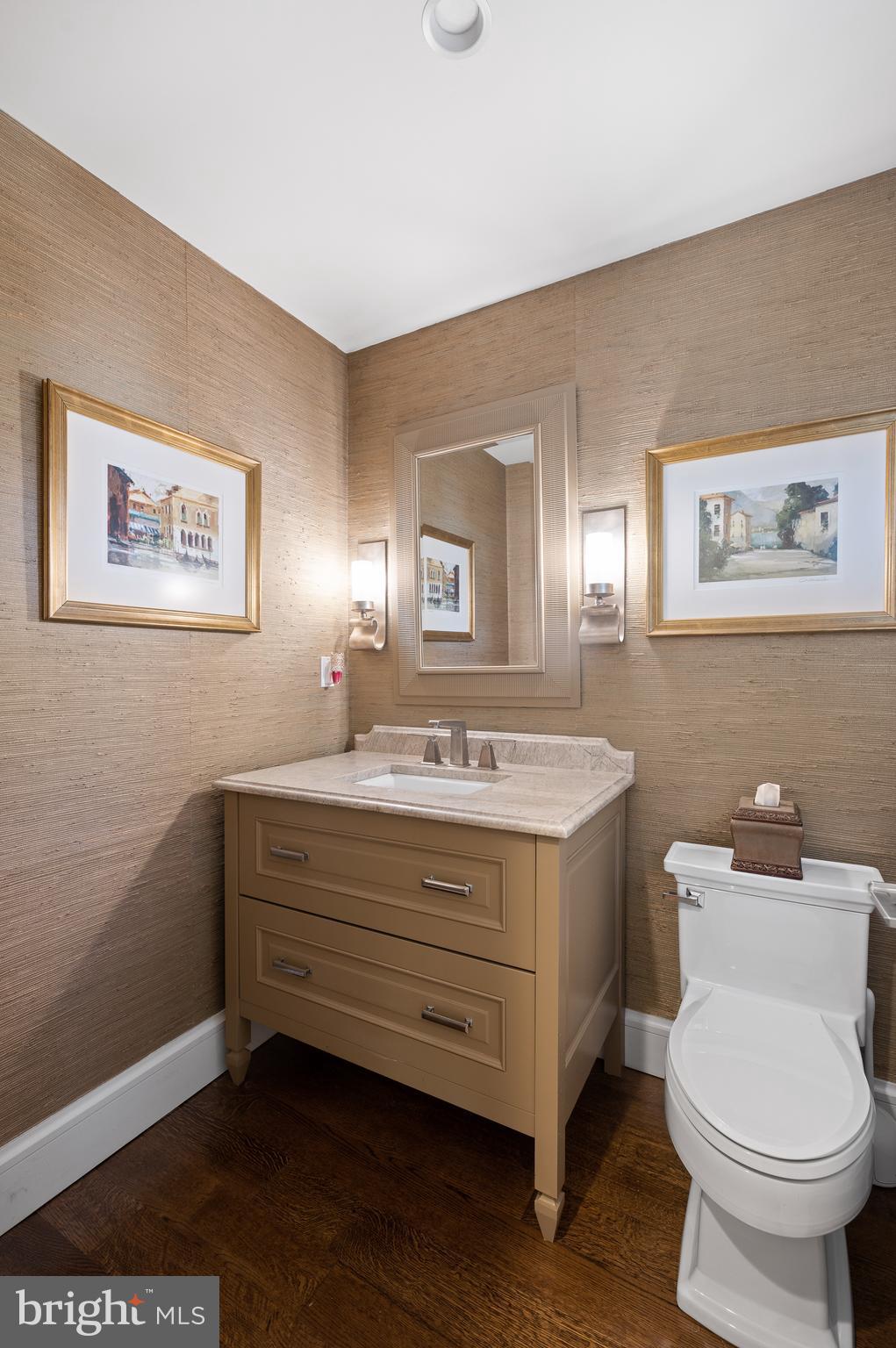 RADNOR HUNT - Residential