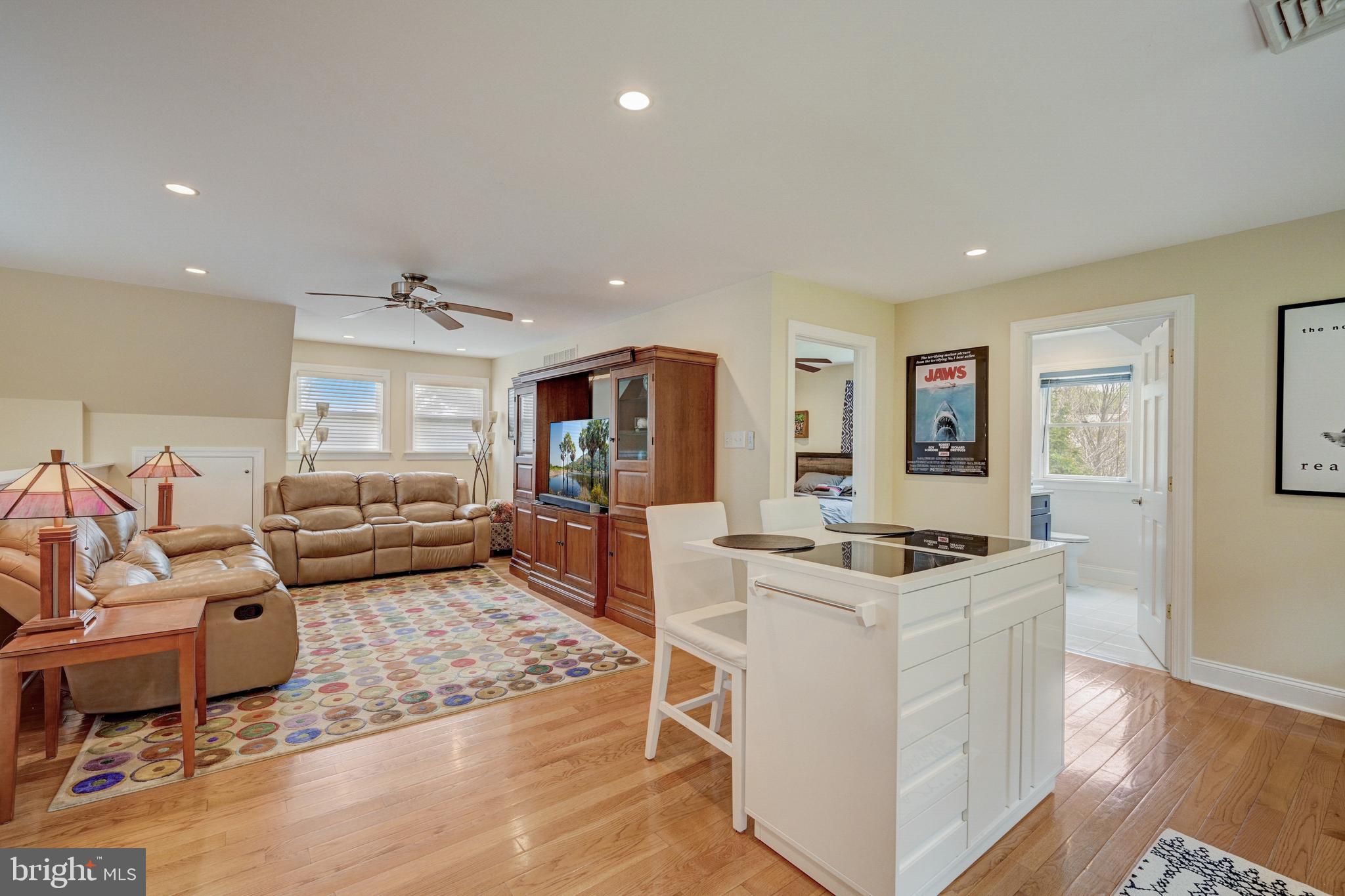 RADNOR HUNT - Residential