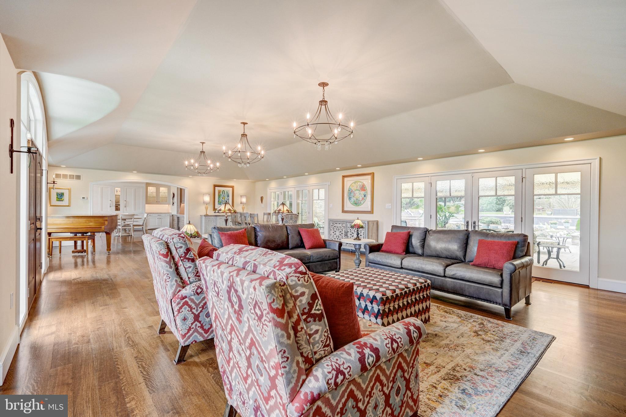 RADNOR HUNT - Residential