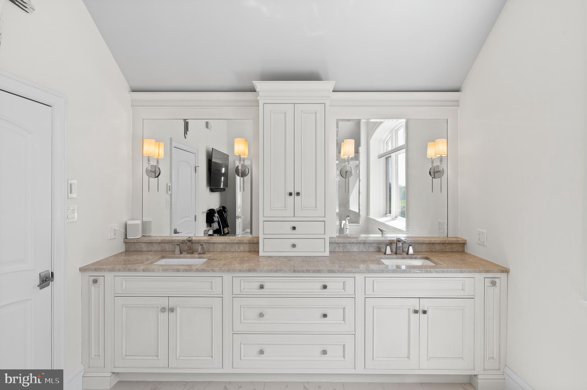 RADNOR HUNT - Residential