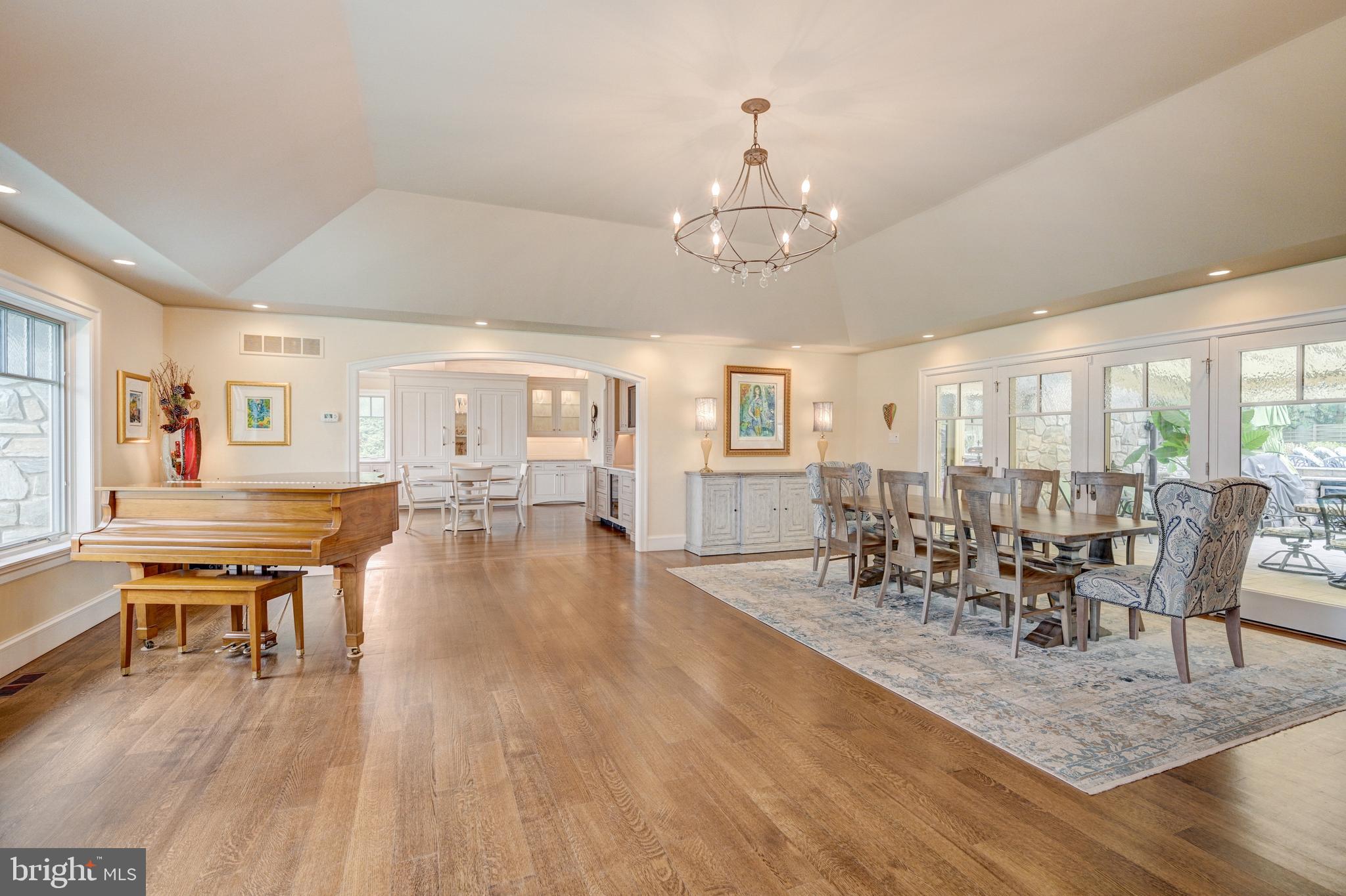 RADNOR HUNT - Residential