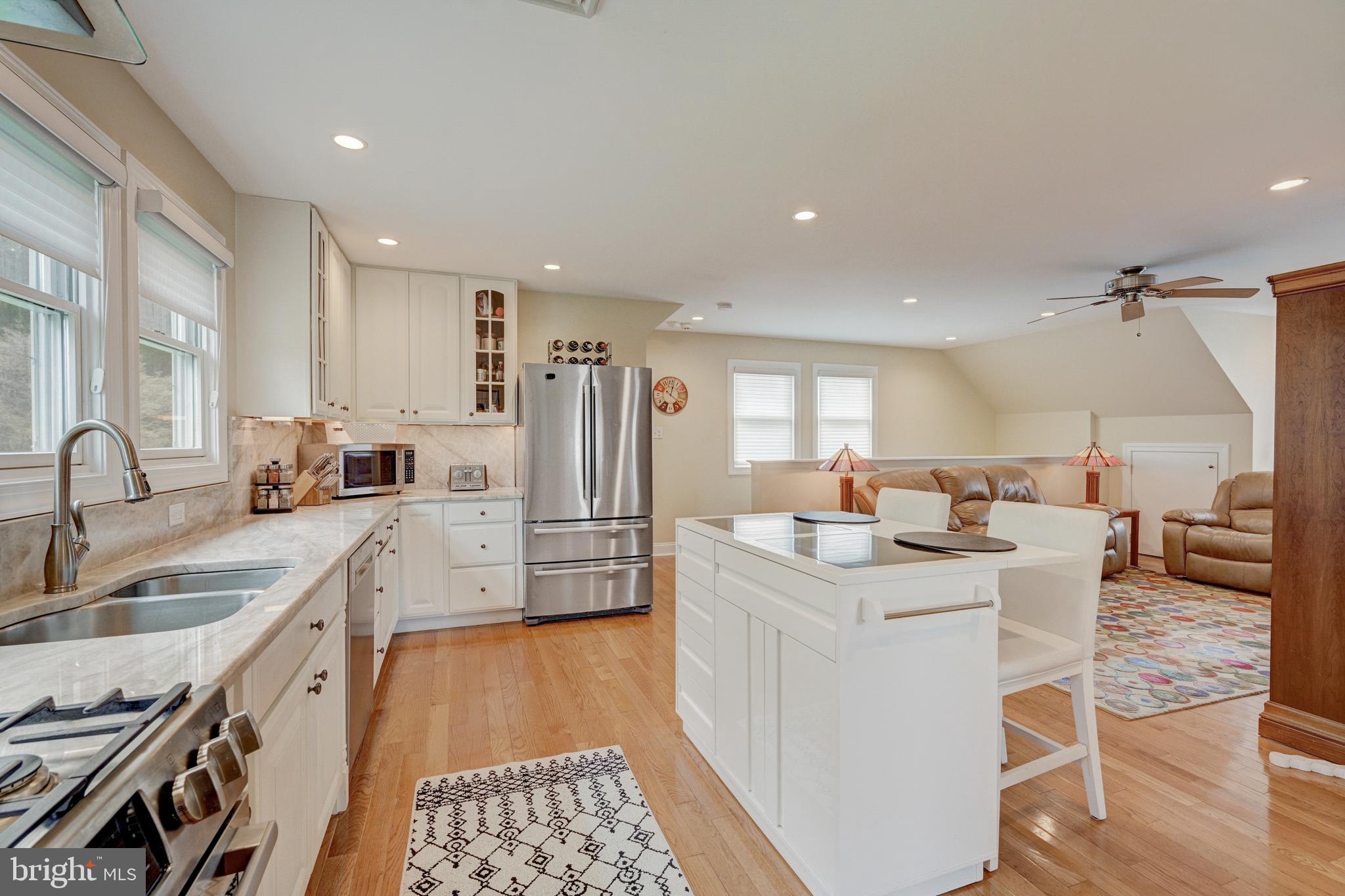 RADNOR HUNT - Residential