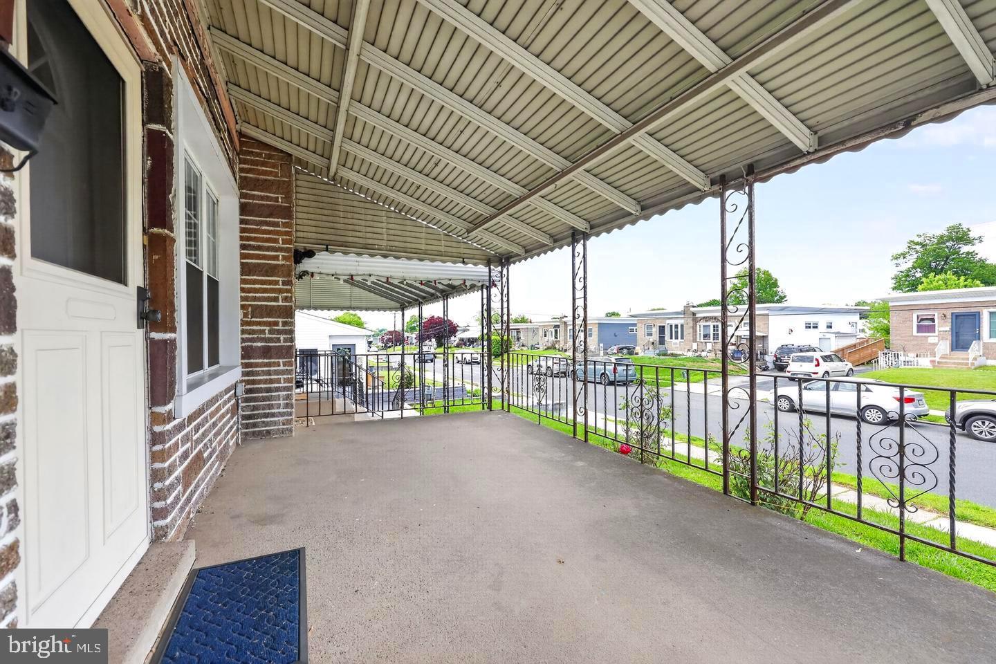208 HOFFMAN ROAD