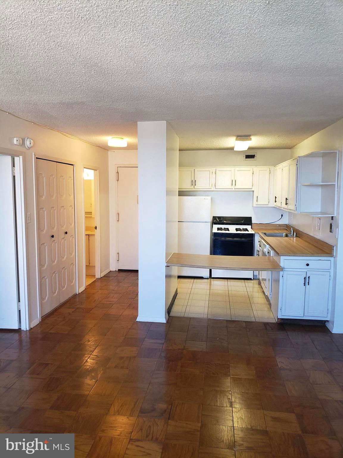 5225 POOKS HILL ROAD 1014S