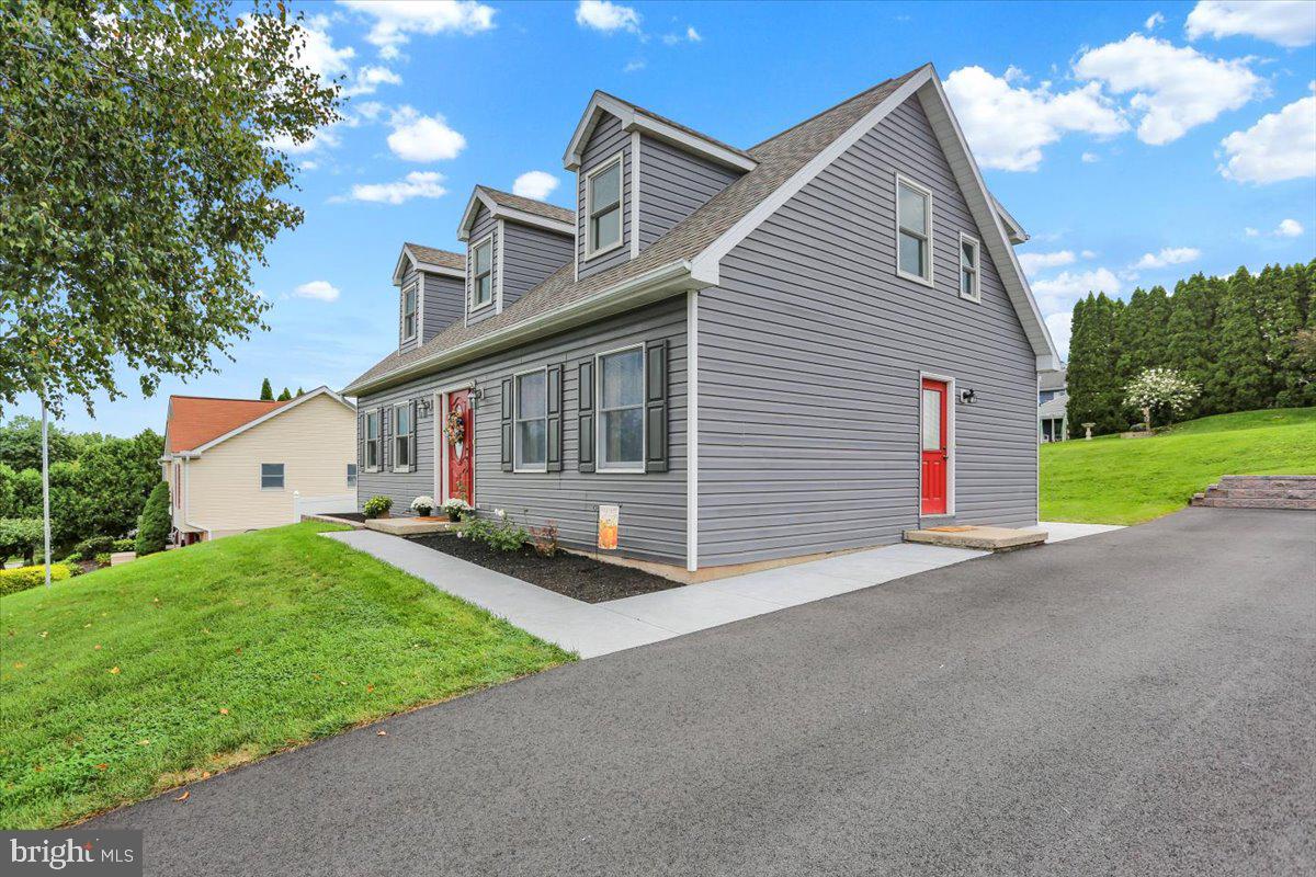 905 DENISE DRIVE