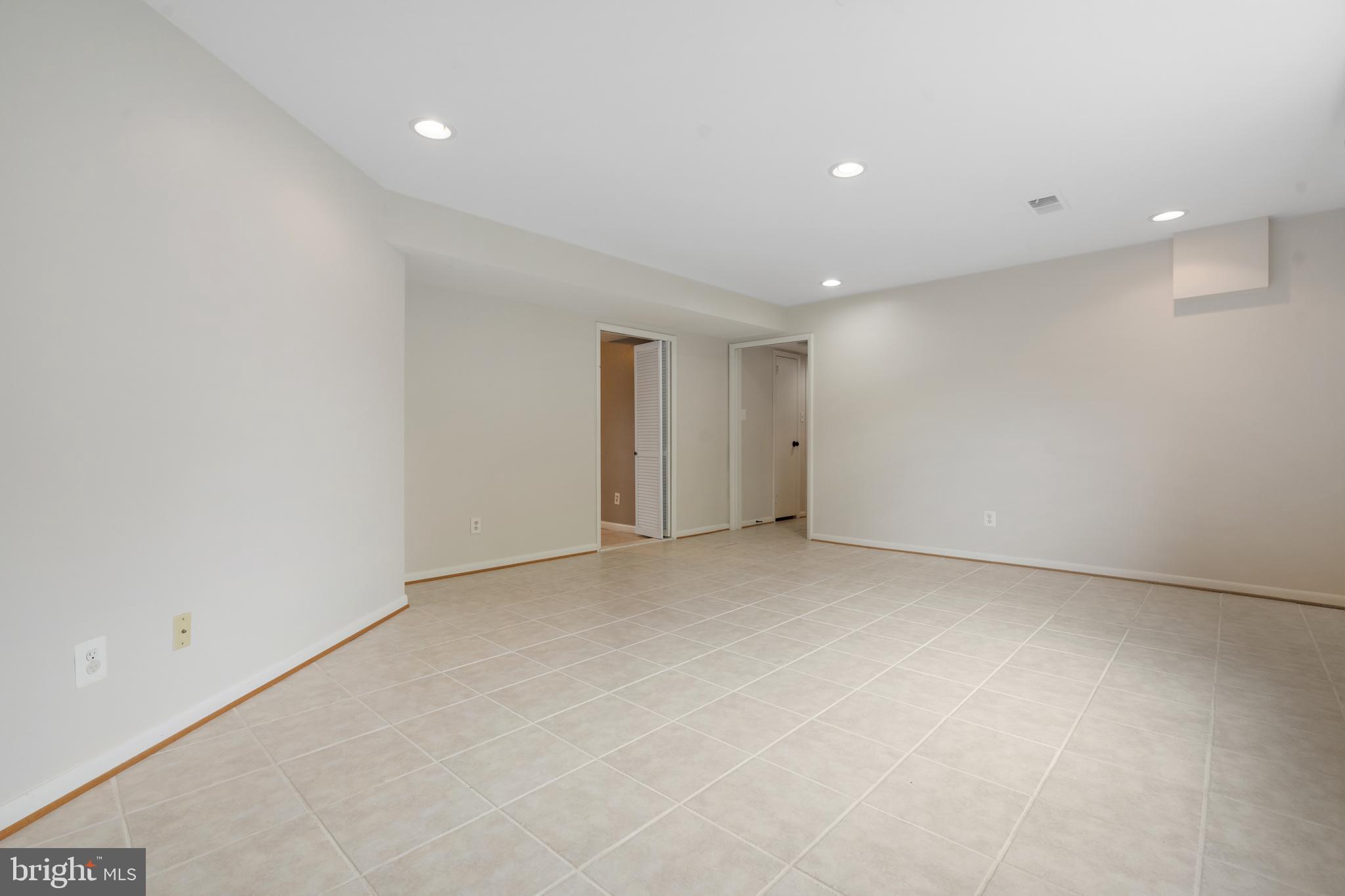 BRANDON VILLAGE - Residential