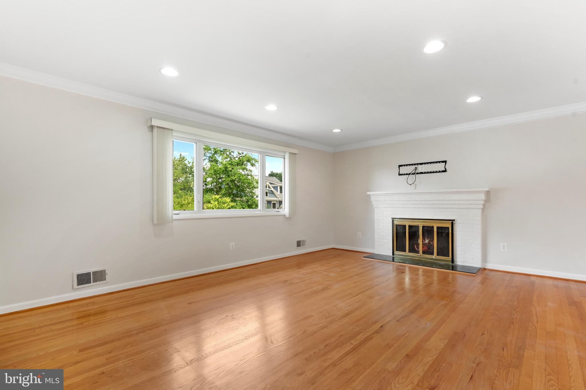 BRANDON VILLAGE - Residential