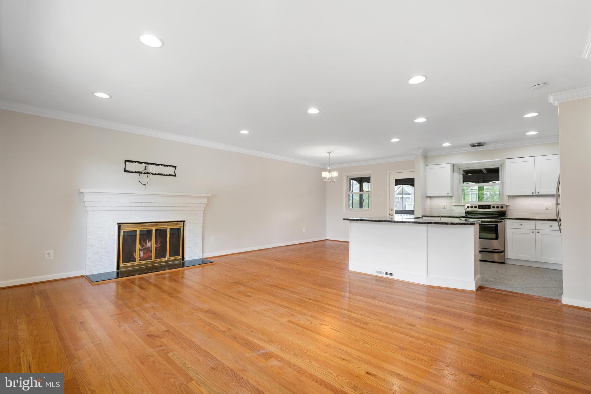 BRANDON VILLAGE - Residential