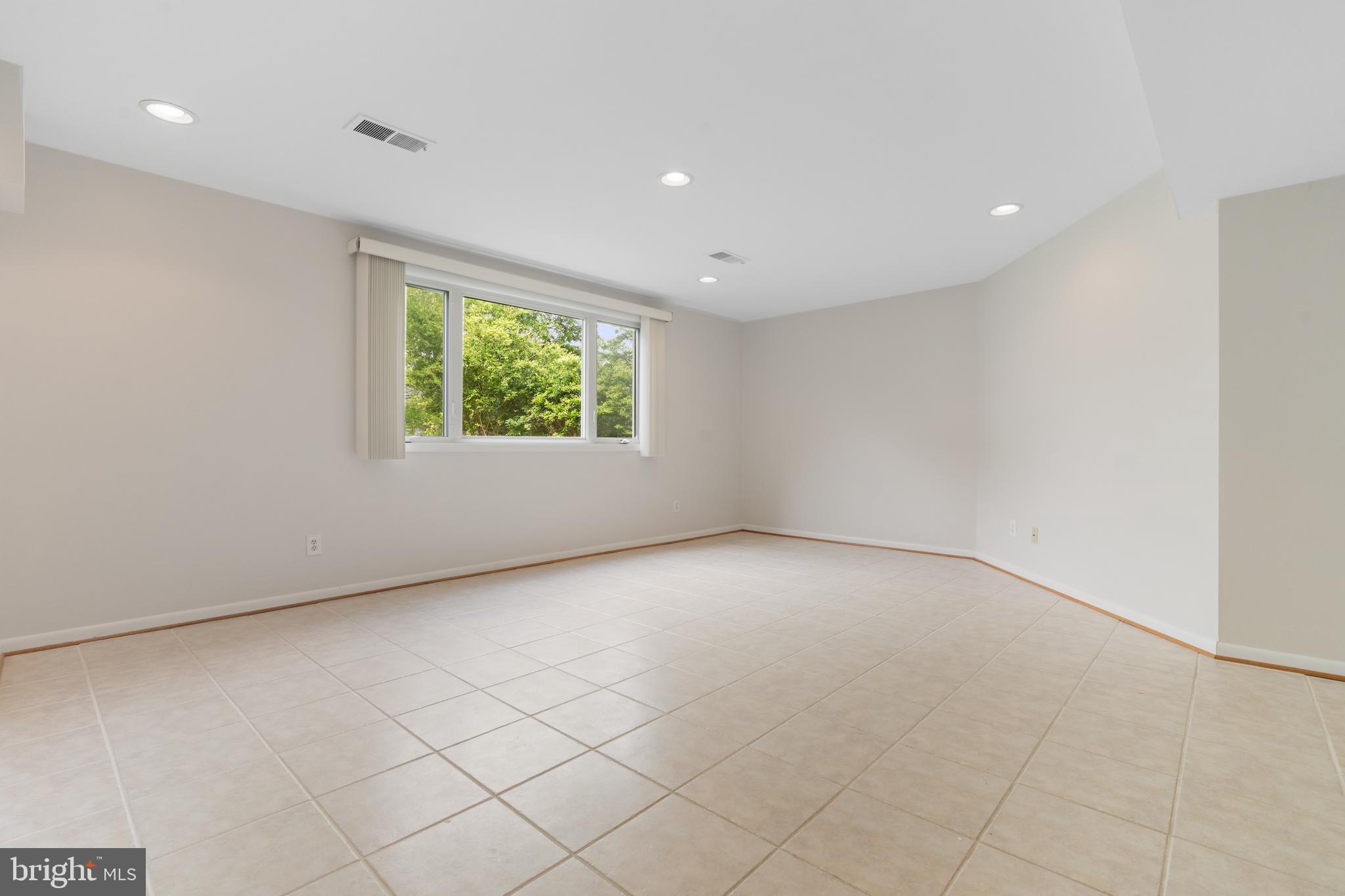 BRANDON VILLAGE - Residential