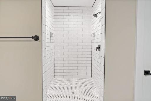 LAKE FOREST ESTATES - Residential