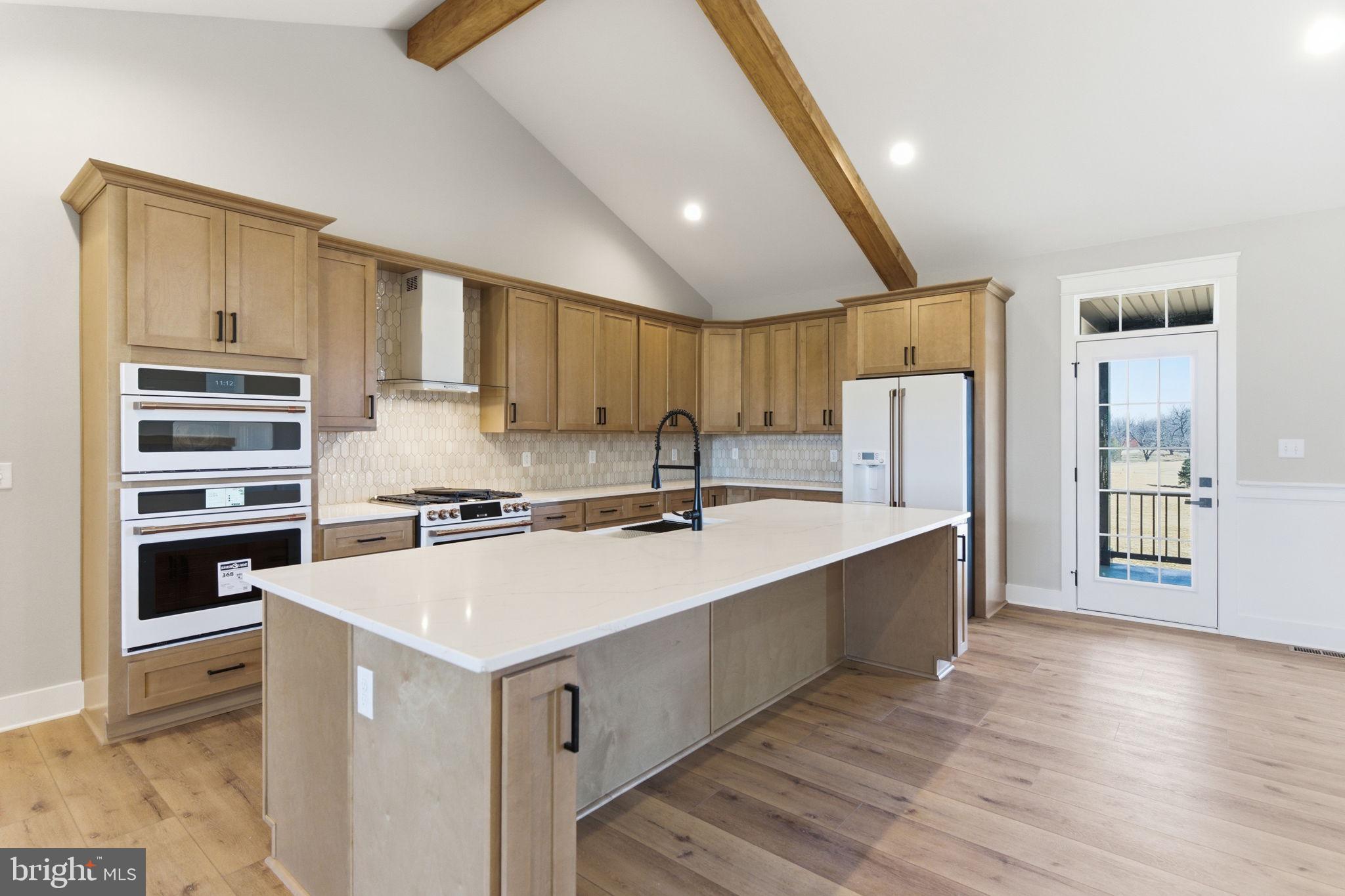 LAKE FOREST ESTATES - Residential