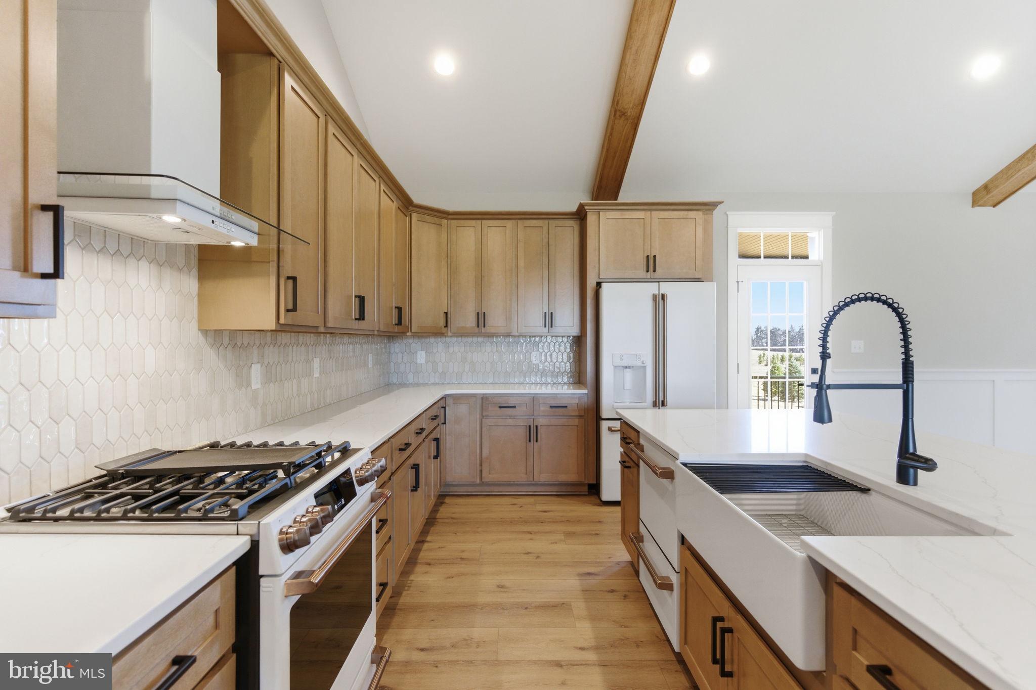 LAKE FOREST ESTATES - Residential