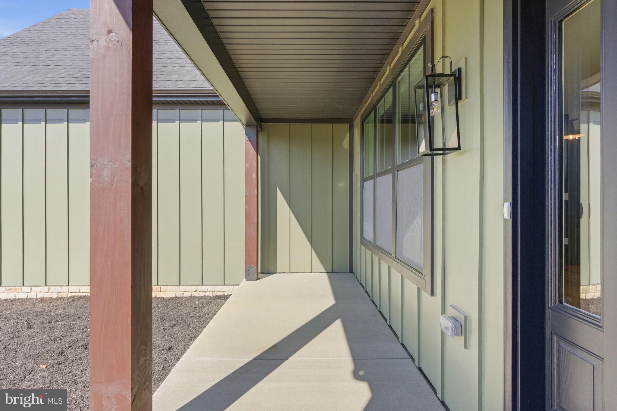 LAKE FOREST ESTATES - Residential