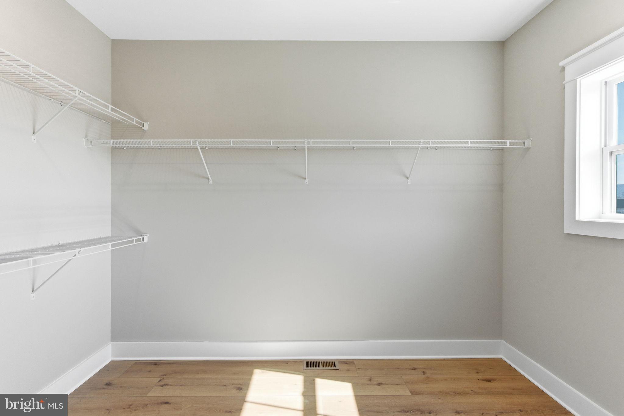 LAKE FOREST ESTATES - Residential