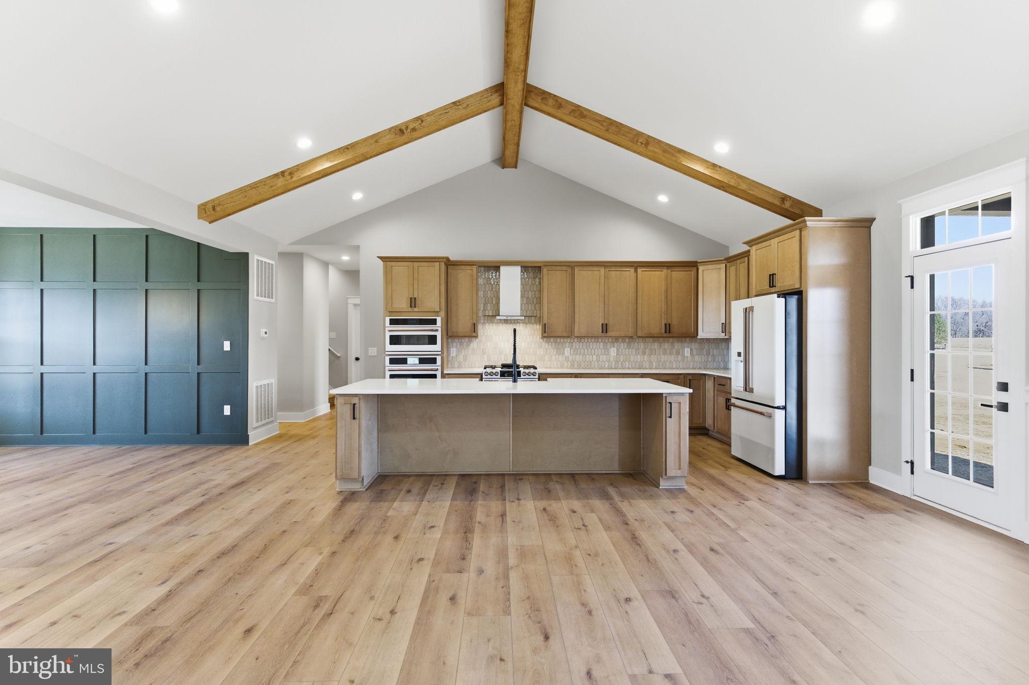 LAKE FOREST ESTATES - Residential