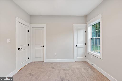 LAKE FOREST ESTATES - Residential