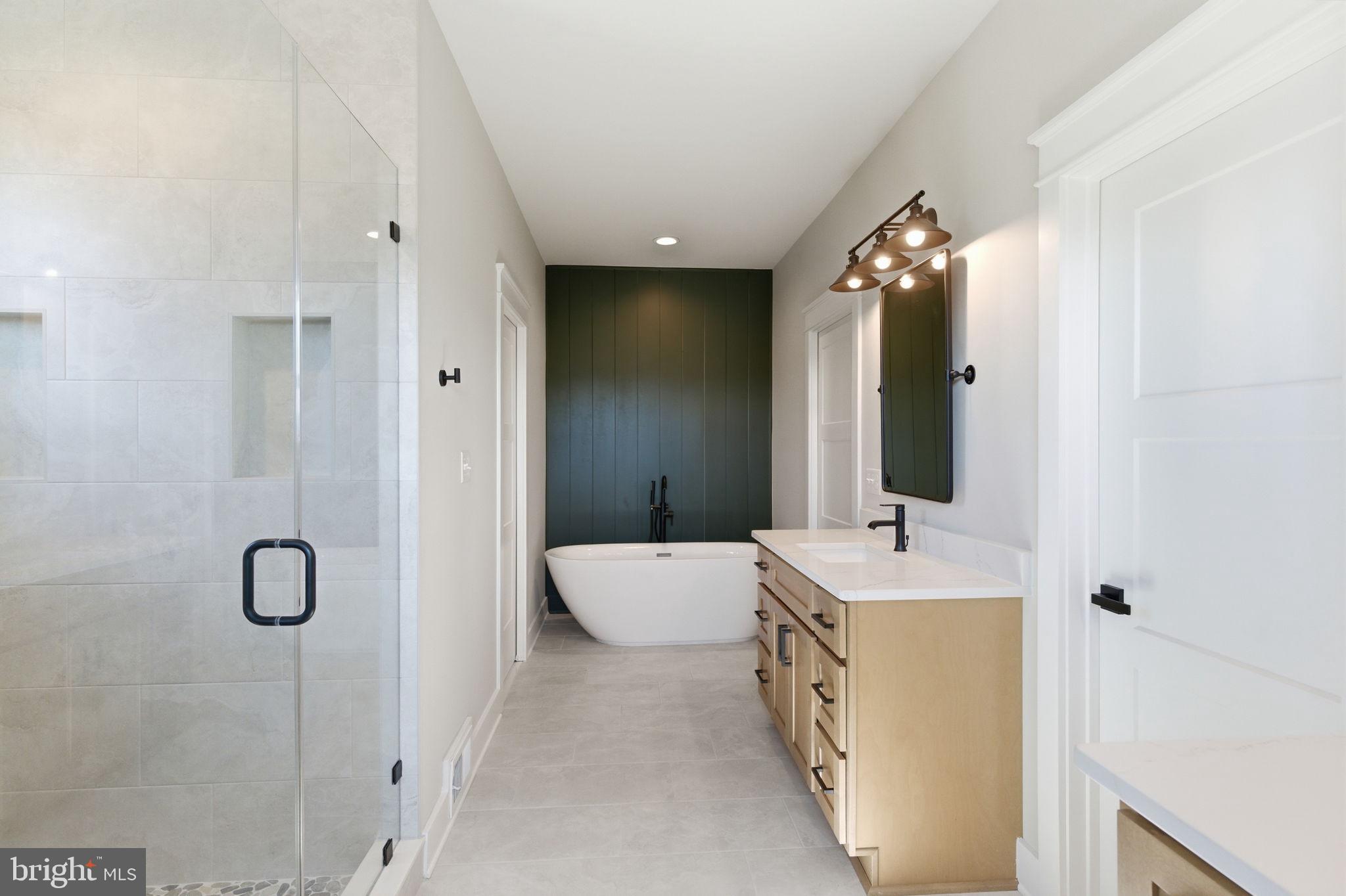 LAKE FOREST ESTATES - Residential