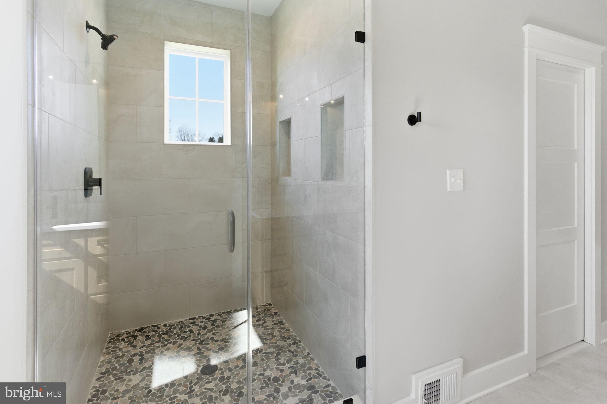 LAKE FOREST ESTATES - Residential