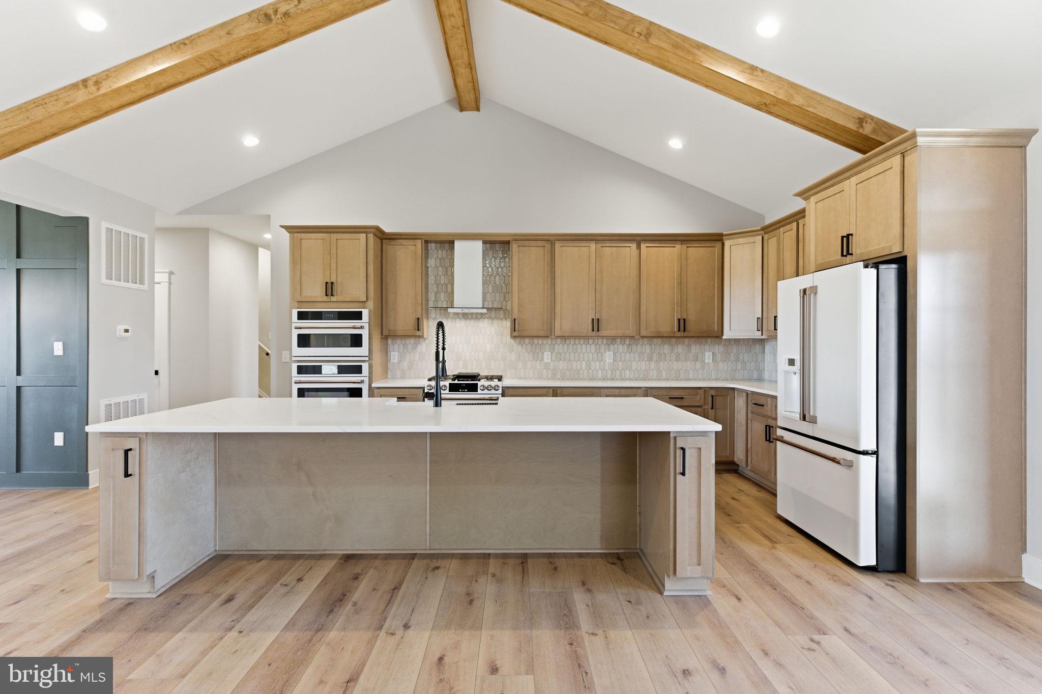 LAKE FOREST ESTATES - Residential