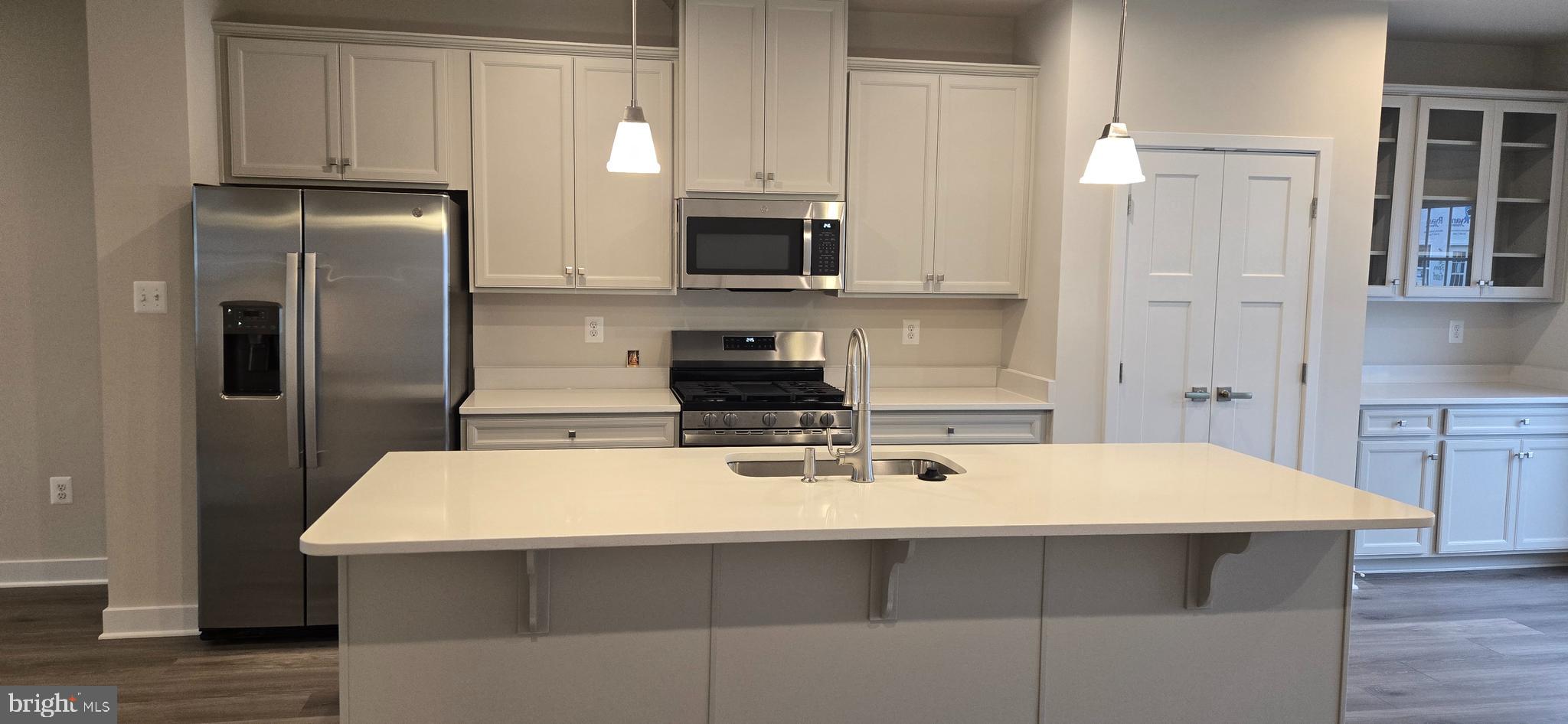 BELLE AIR TOWNHOMES - Residential Lease