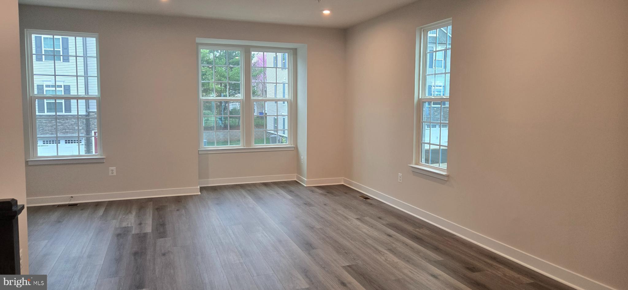 BELLE AIR TOWNHOMES - Residential Lease