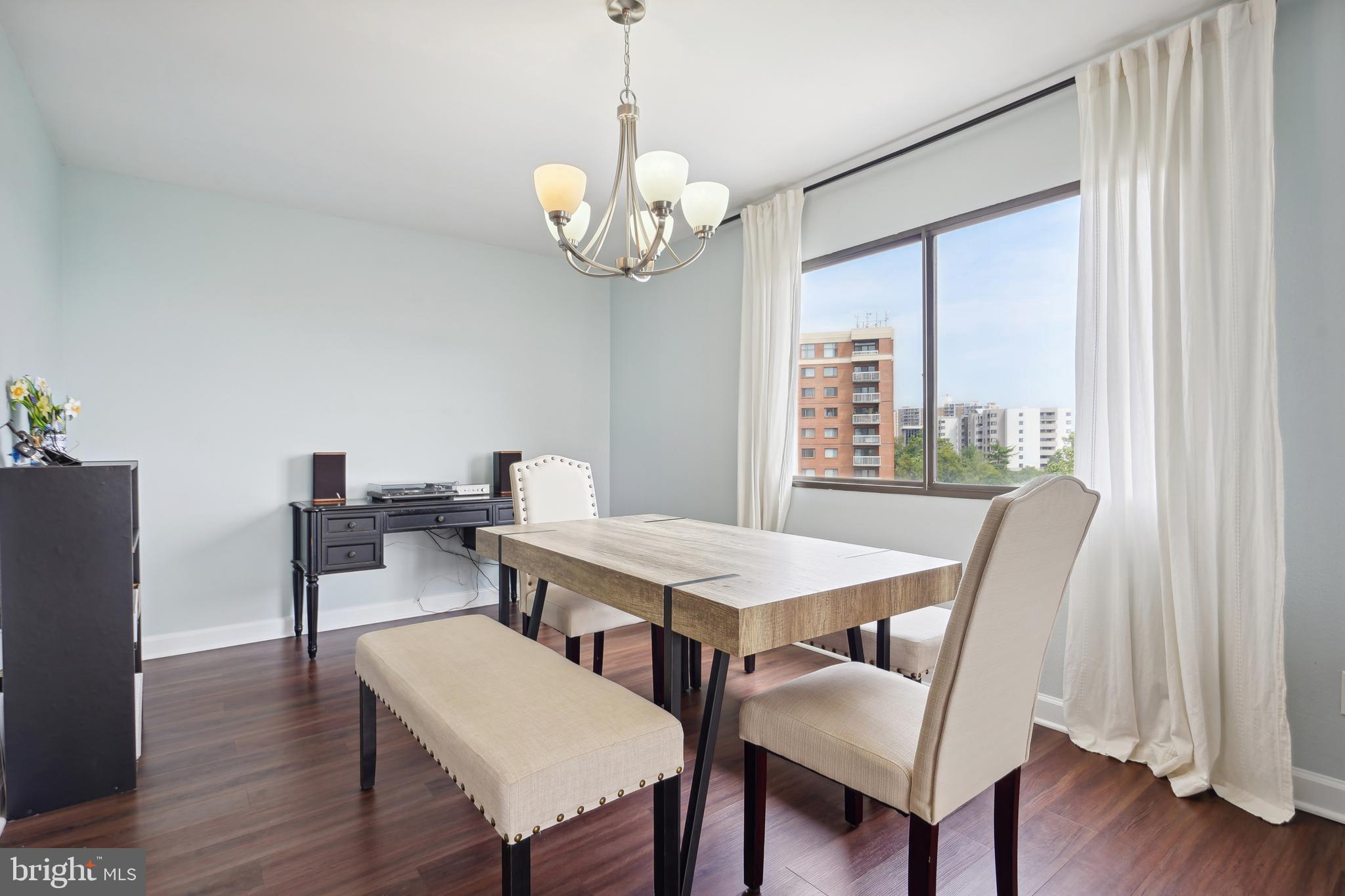 ALEXANDRIA KNOLLS - Residential