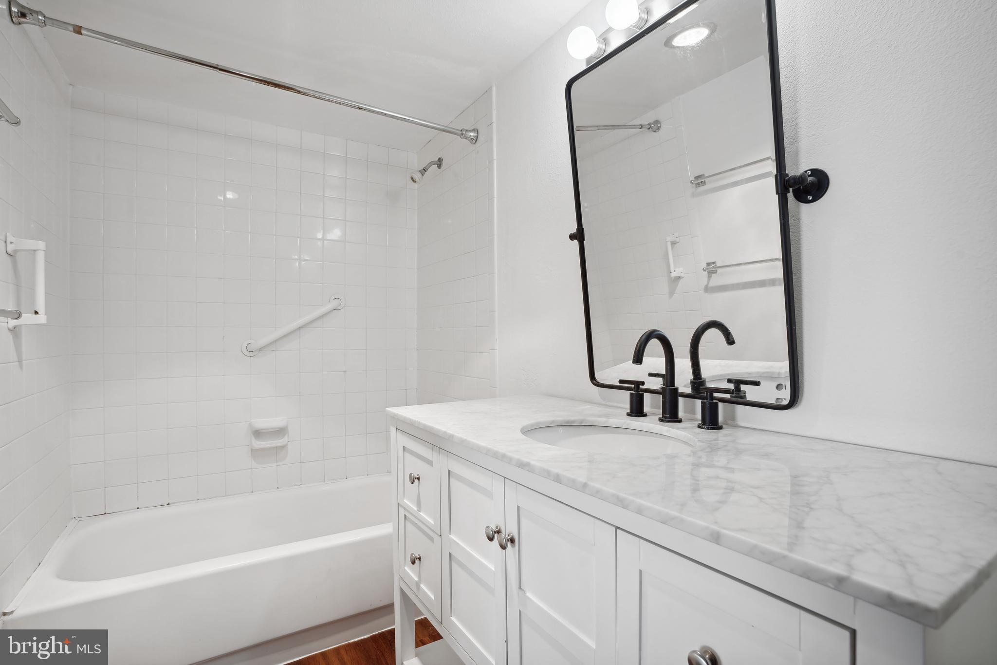 ALEXANDRIA KNOLLS - Residential