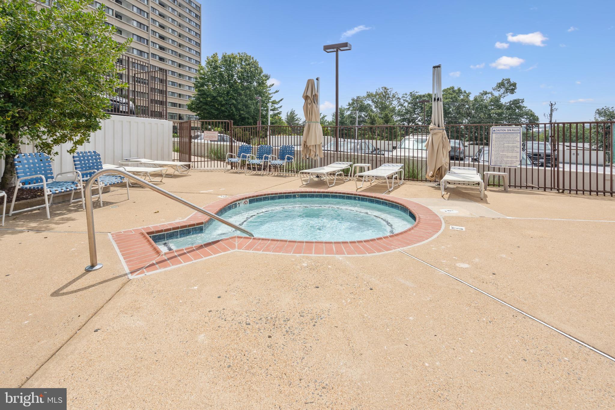 ALEXANDRIA KNOLLS - Residential