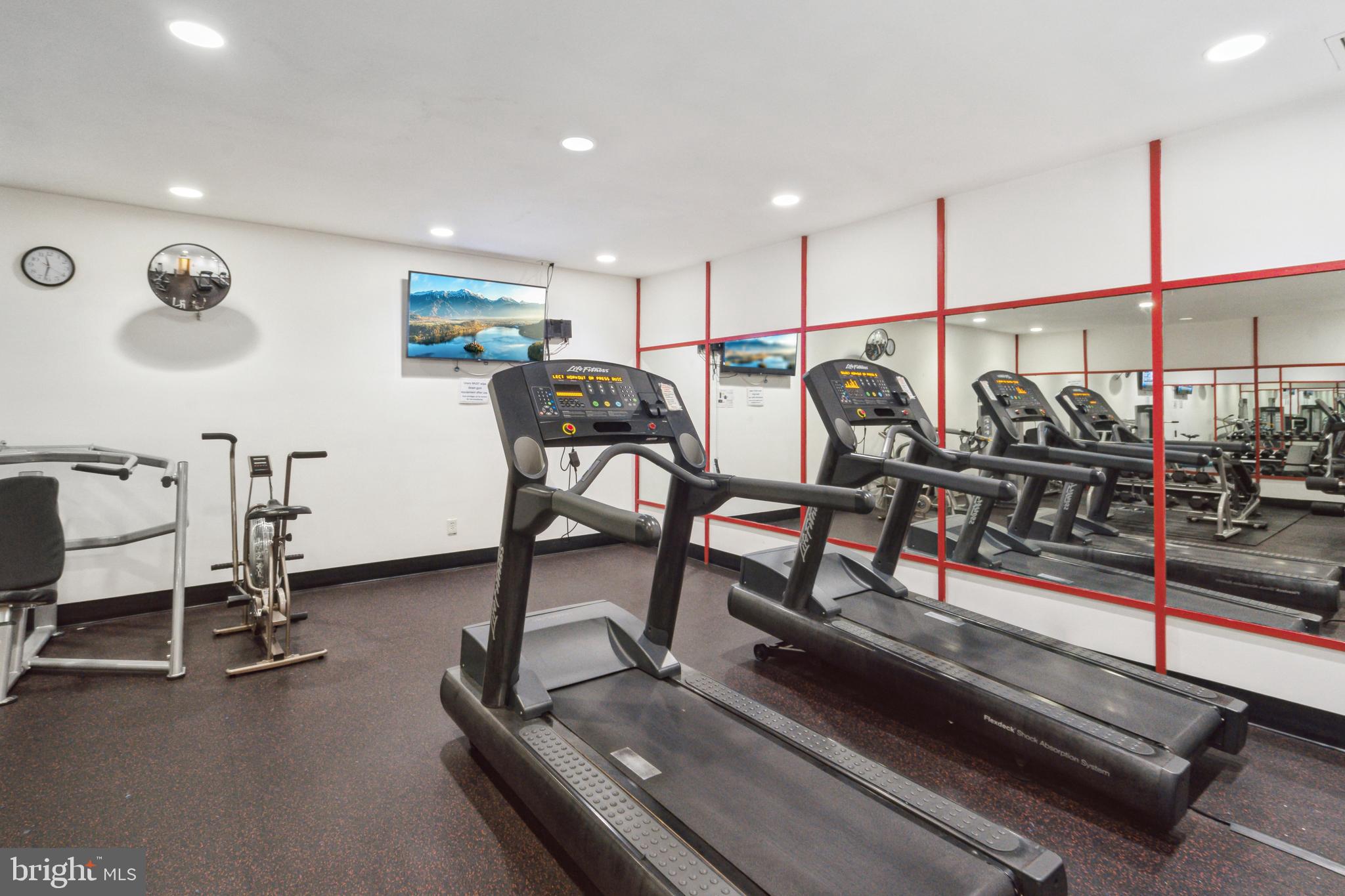 ALEXANDRIA KNOLLS - Residential