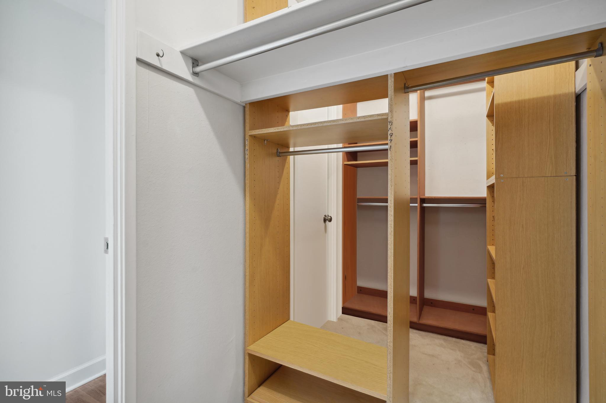 ALEXANDRIA KNOLLS - Residential