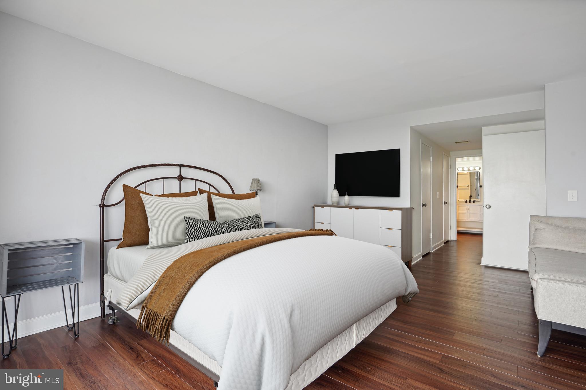 ALEXANDRIA KNOLLS - Residential